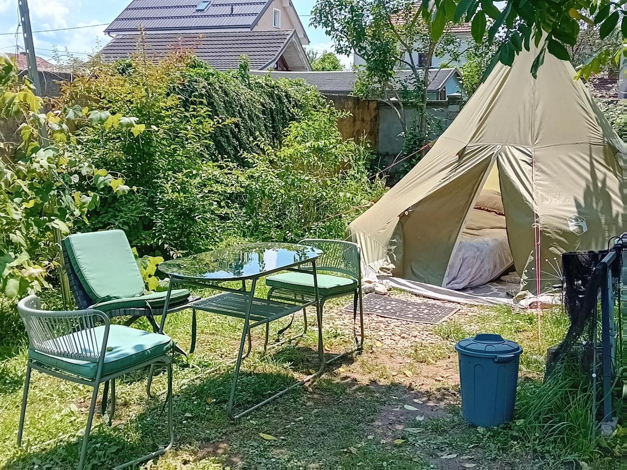Camping Under The Walnut In Your Own Tent On A Shared Lot And Shared Bathroom ลูบลิยานา ภายนอก รูปภาพ